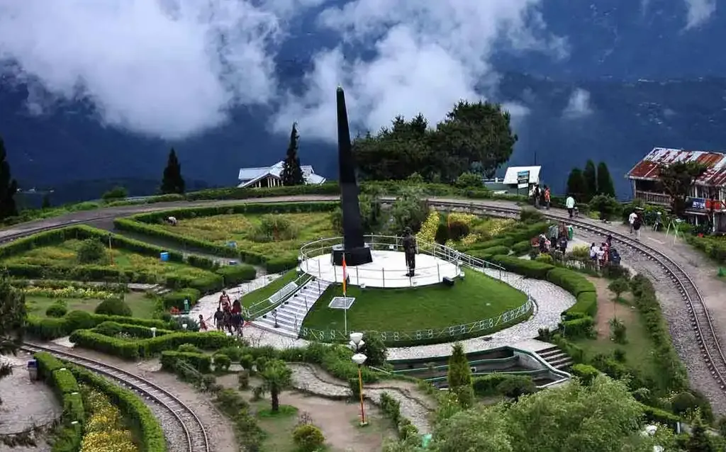 darjeeling toy train batasia loop view