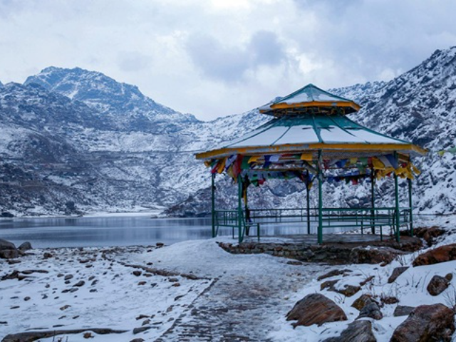 Tshomgo ( Changu) Lake