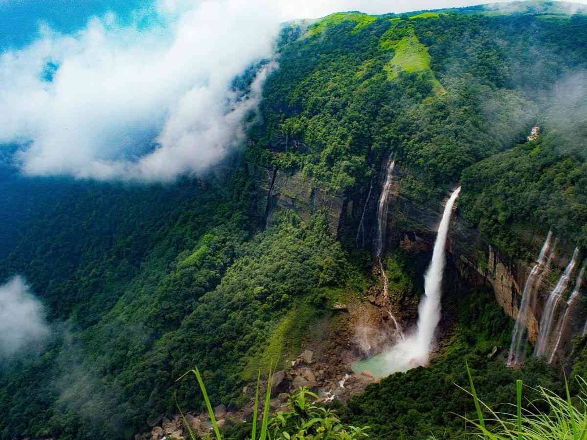 Shillong to Cherrapunjee - Assam, Meghalaya &amp; Arunachal Pradesh Tour : 10 Nights / 11 Days